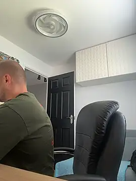 NakedAndrewHot online show from June 26, 12:09 pm