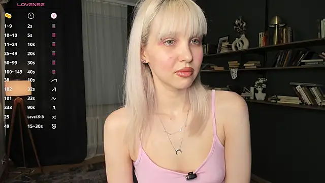 Snapshot of DelorisDetrich chatting on June 4, 7:42 pm DelorisDetrich online show from June 4, 7:42 pm