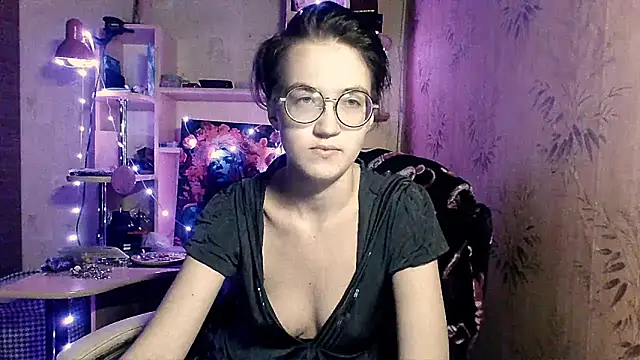Snapshot of Alessa_Kiss chatting on May 14, 6:04 pm Alessa Kiss online show from May 14, 6:04 pm