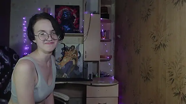 Snapshot of Alessa_Kiss chatting on May 22, 5:18 pm Alessa Kiss online show from May 22, 5:18 pm
