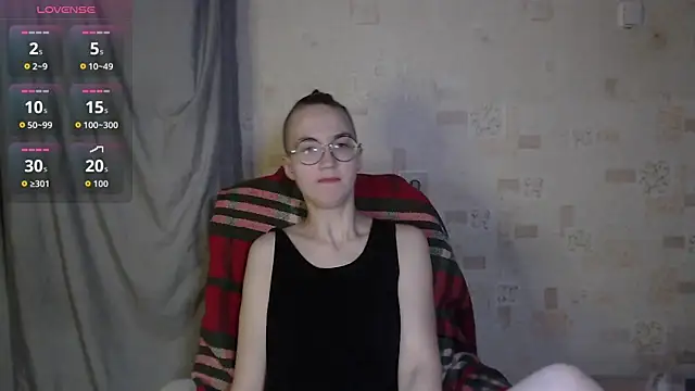 Snapshot of Alessa_Kiss chatting on June 20, 10:07 am Alessa Kiss online show from June 20, 10:07 am