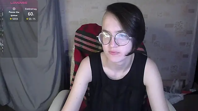 Snapshot of Alessa_Kiss chatting on June 21, 10:40 am Alessa Kiss online show from June 21, 10:40 am