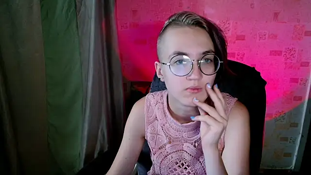 Snapshot of Alessa_Kiss chatting on July 23, 9:29 am Alessa Kiss online show from July 23, 9:29 am