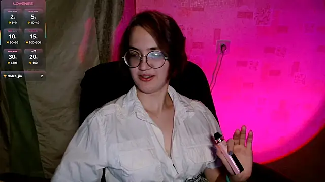 Snapshot of Alessa_Kiss chatting on July 29, 10:46 am Alessa Kiss online show from July 29, 10:46 am