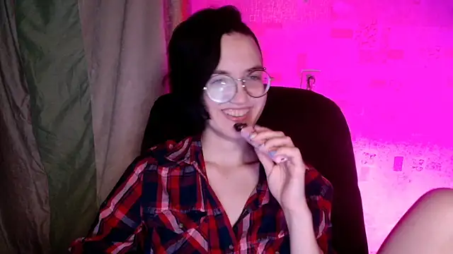 Snapshot of Alessa_Kiss chatting on August 2, 7:18 am Alessa Kiss online show from August 2, 7:18 am