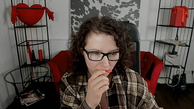 Snapshot of AureliaGleam chatting on June 5, 1:23 am AureliaGleam online show from June 5, 1:23 am