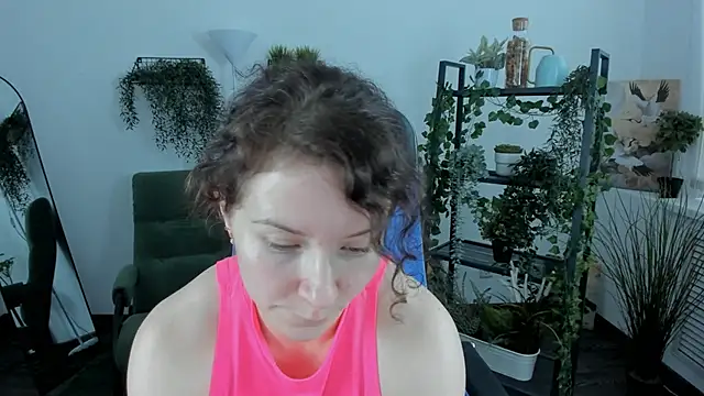 Snapshot of AureliaGleam chatting on June 13, 7:50 am AureliaGleam online show from June 13, 7:50 am