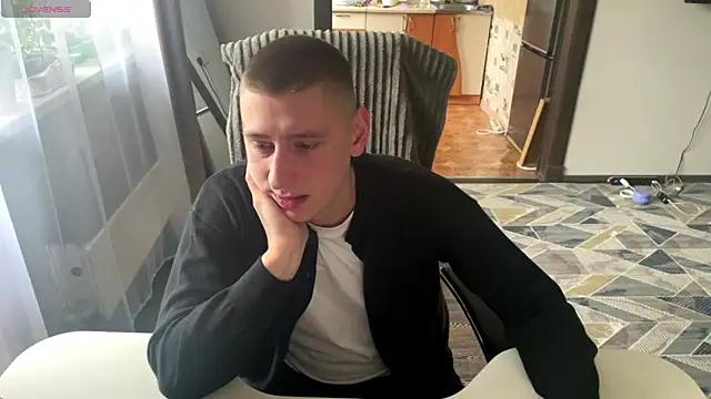 Snapshot of Keksik_ chatting on May 22, 3:35 am Keksik online show from May 22, 3:35 am