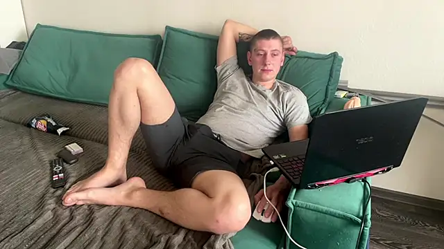 Snapshot of Keksik_ chatting on June 3, 5:21 am Keksik online show from June 3, 5:21 am