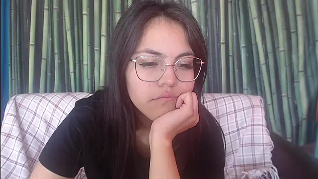 Snapshot of Anda_here chatting on June 4, 2:39 am Anda here online show from June 4, 2:39 am