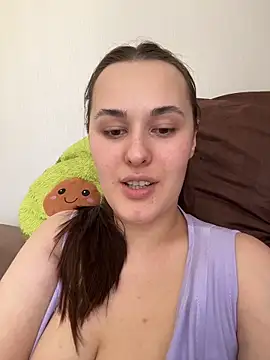 Queen Monica  online show from May 24, 6:40 am