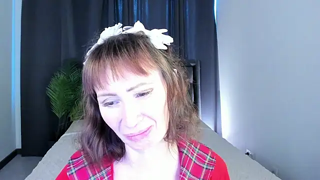 Snapshot of gracekellyyy chatting on June 27, 12:33 pm gracekellyyy online show from June 27, 12:33 pm