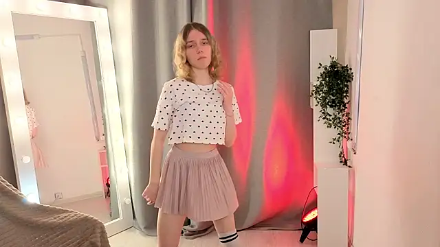 Snapshot of MilanaRayy chatting on May 26, 5:14 am MilanaRayy online show from May 26, 5:14 am
