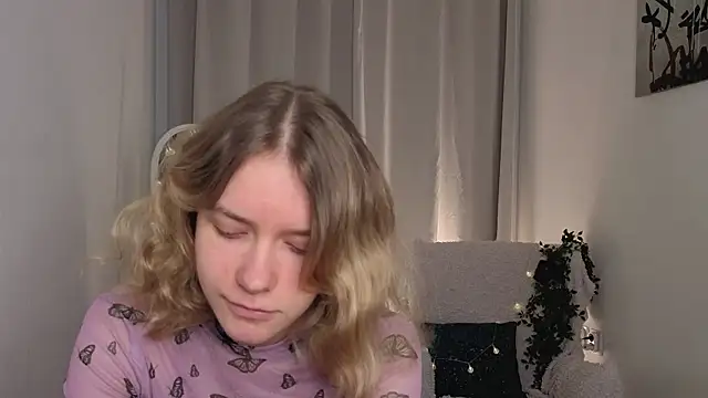 Snapshot of MilanaRayy chatting on June 6, 5:23 am MilanaRayy online show from June 6, 5:23 am