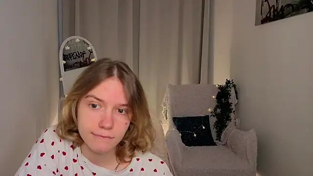 Snapshot of MilanaRayy chatting on June 7, 5:22 am MilanaRayy online show from June 7, 5:22 am