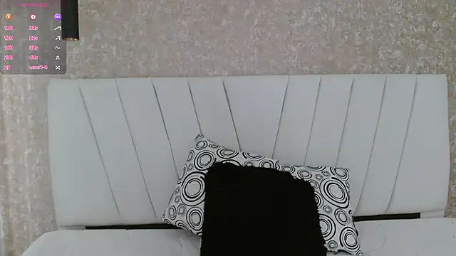 Snapshot of AliceSmity__ chatting on May 10, 11:59 am AliceSmity online show from May 10, 11:59 am