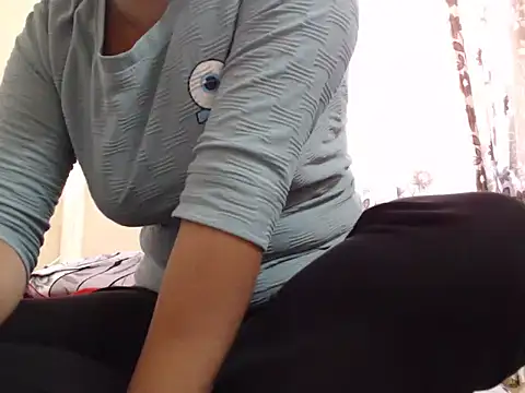 Snapshot of ritika_sharma1 chatting on June 5, 11:05 am ritika sharma1 online show from June 5, 11:05 am