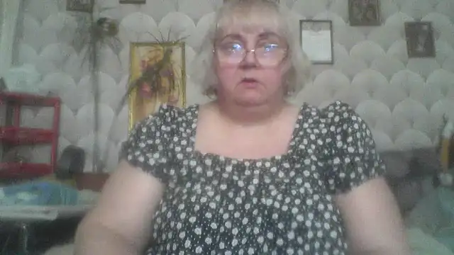 Snapshot of MarinaFarina53 chatting on May 16, 10:36 am MarinaFarina53 online show from May 16, 10:36 am
