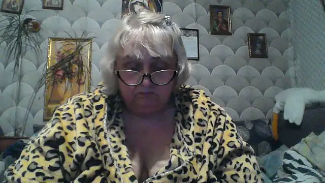 Snapshot of MarinaFarina53 chatting on May 20, 5:41 pm MarinaFarina53 online show from May 20, 5:41 pm