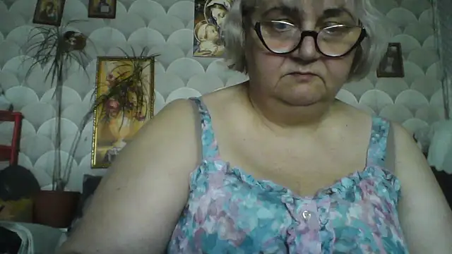 Snapshot of MarinaFarina53 chatting on May 21, 5:47 am MarinaFarina53 online show from May 21, 5:47 am
