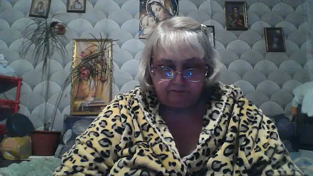 Snapshot of MarinaFarina53 chatting on May 21, 8:49 pm MarinaFarina53 online show from May 21, 8:49 pm