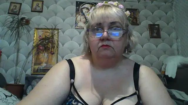 Snapshot of MarinaFarina53 chatting on May 24, 7:13 am MarinaFarina53 online show from May 24, 7:13 am