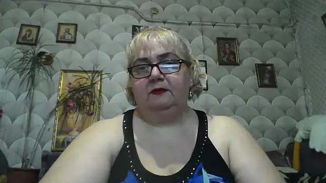 Snapshot of MarinaFarina53 chatting on May 25, 6:52 am MarinaFarina53 online show from May 25, 6:52 am