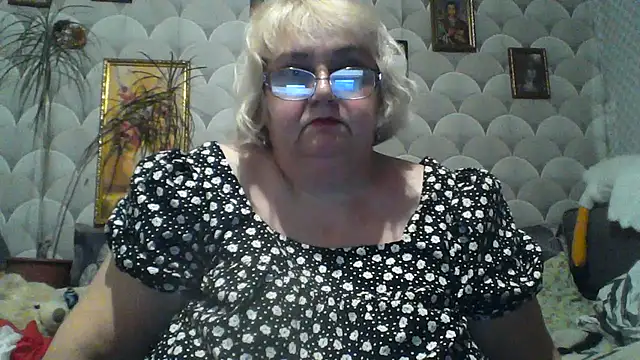 Snapshot of MarinaFarina53 chatting on May 25, 6:58 pm MarinaFarina53 online show from May 25, 6:58 pm