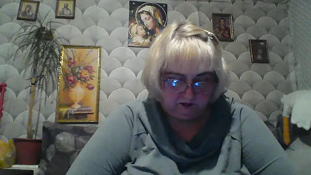 Snapshot of MarinaFarina53 chatting on May 27, 9:01 pm MarinaFarina53 online show from May 27, 9:01 pm
