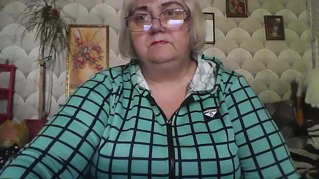 Snapshot of MarinaFarina53 chatting on May 29, 5:49 am MarinaFarina53 online show from May 29, 5:49 am