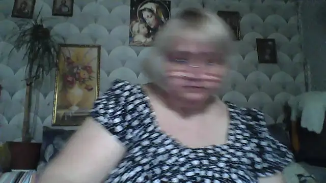 Snapshot of MarinaFarina53 chatting on May 30, 5:59 am MarinaFarina53 online show from May 30, 5:59 am