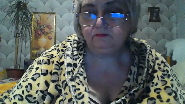 Snapshot of MarinaFarina53 chatting on June 2, 9:28 pm MarinaFarina53 online show from June 2, 9:28 pm