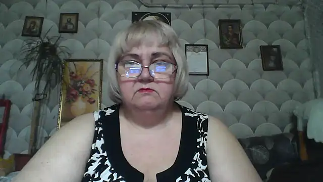 Snapshot of MarinaFarina53 chatting on June 4, 6:52 am MarinaFarina53 online show from June 4, 6:52 am