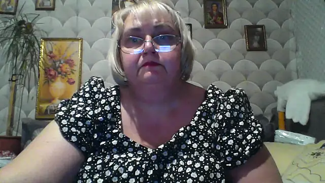 Snapshot of MarinaFarina53 chatting on June 4, 6:58 pm MarinaFarina53 online show from June 4, 6:58 pm