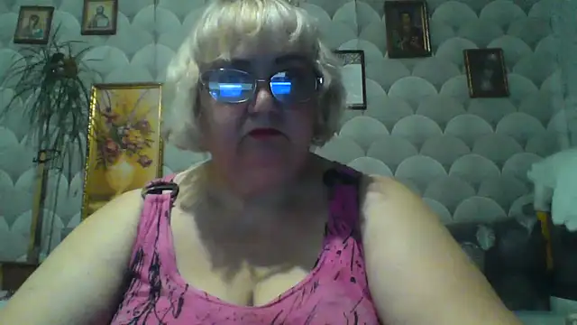 Snapshot of MarinaFarina53 chatting on June 6, 7:07 pm MarinaFarina53 online show from June 6, 7:07 pm