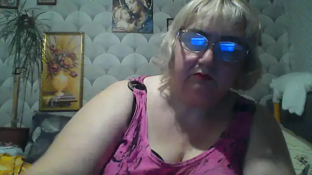 Snapshot of MarinaFarina53 chatting on June 7, 8:56 pm MarinaFarina53 online show from June 7, 8:56 pm