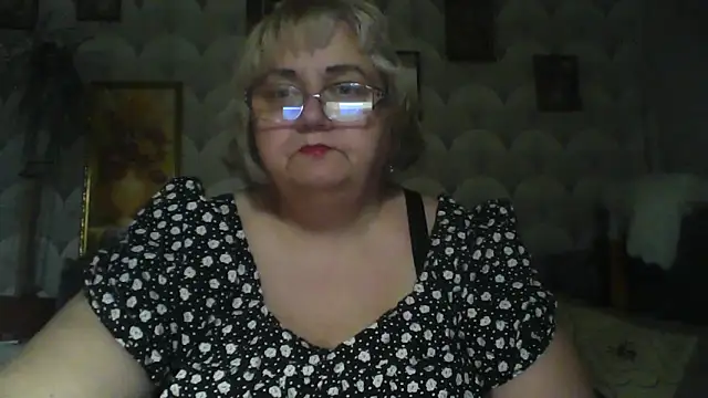 Snapshot of MarinaFarina53 chatting on June 8, 5:52 am MarinaFarina53 online show from June 8, 5:52 am