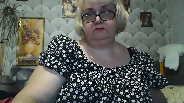 Snapshot of MarinaFarina53 chatting on June 9, 4:51 pm MarinaFarina53 online show from June 9, 4:51 pm