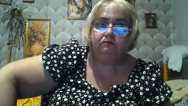 Snapshot of MarinaFarina53 chatting on June 10, 7:35 pm MarinaFarina53 online show from June 10, 7:35 pm