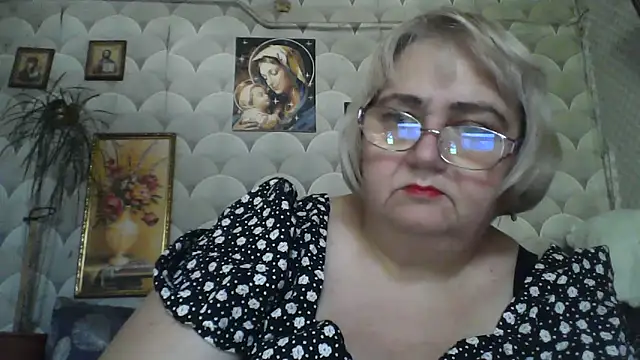 Snapshot of MarinaFarina53 chatting on June 11, 5:38 am MarinaFarina53 online show from June 11, 5:38 am
