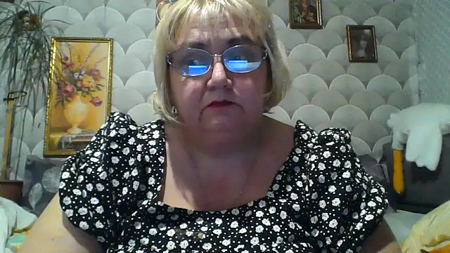 Snapshot of MarinaFarina53 chatting on June 14, 6:43 pm MarinaFarina53 online show from June 14, 6:43 pm