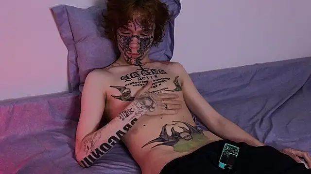 Snapshot of Emo___boy chatting on June 12, 11:46 pm Emo boy online show from June 12, 11:46 pm