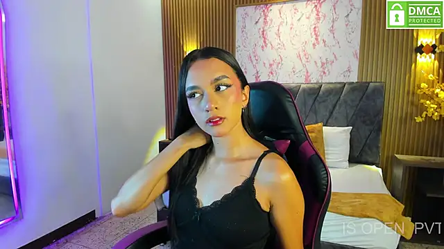 Snapshot of Aisha_Vex chatting on May 13, 11:51 am Aisha Vex online show from May 13, 11:51 am