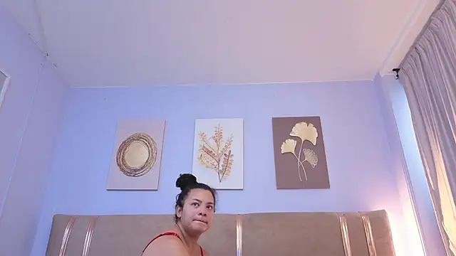 Snapshot of SofiaMartiinez chatting on May 30, 1:41 pm SofiaMartiinez online show from May 30, 1:41 pm