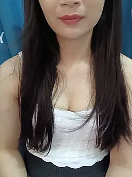 Snapshot of -Hena- chatting on May 18, 5:02 am -Hena- online show from May 18, 5:02 am