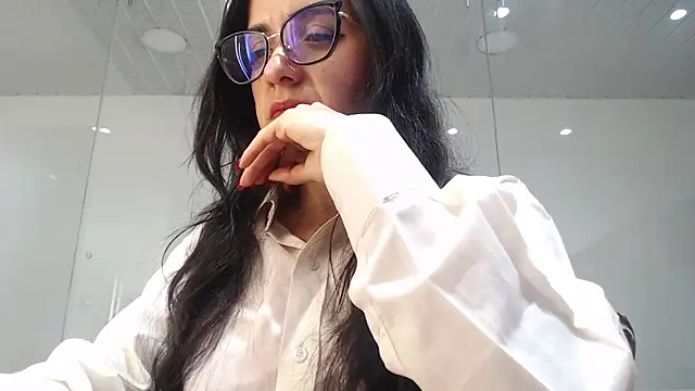 Lizeth White  online show from June 30, 8:21 pm