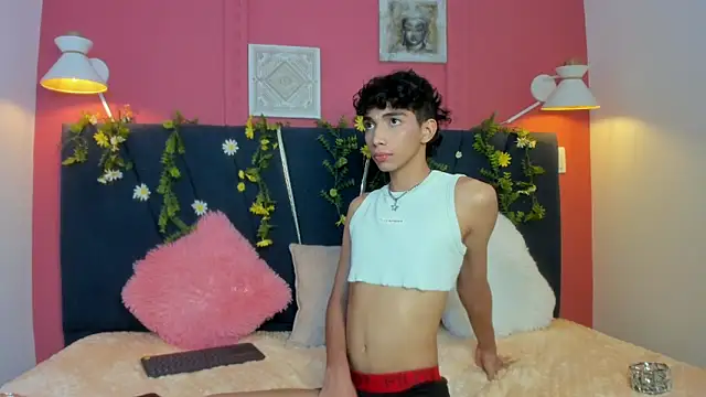 ero boy40 online show from June 5, 5:25 am