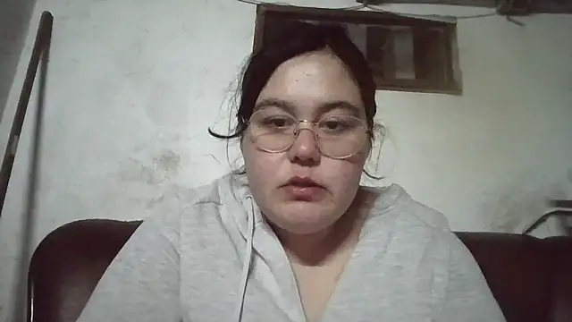 Snapshot of BUNNYMILA69 chatting on May 20, 10:05 pm BUNNYMILA69 online show from May 20, 10:05 pm