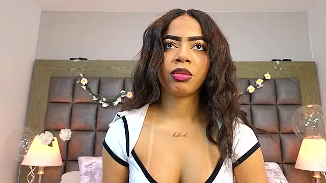 TyraKayne online show from July 18, 3:33 am