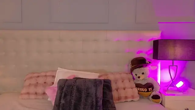DulceeGarcia online show from July 18, 4:27 am